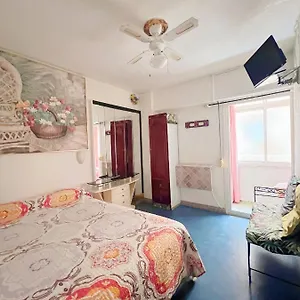 https://hostal-flamenco-camaron.hotelsinnerja.org